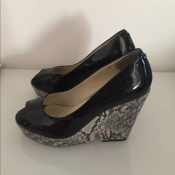 Shoe - Picture 2 of 2